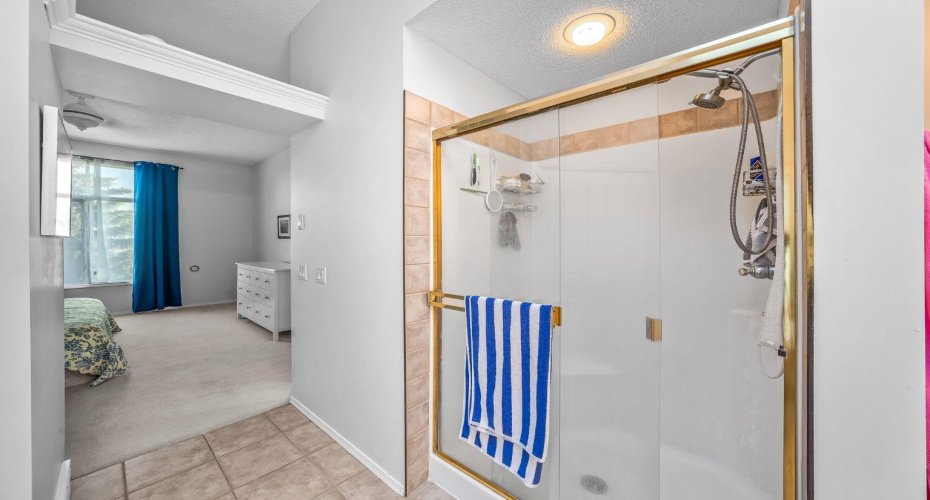 19 Gleneagles View, Cochrane, Alberta T4C 1N9, 4 Bedrooms Bedrooms, ,3 BathroomsBathrooms,Residential,For Sale,Gleneagles,A2326207