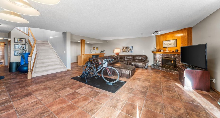 19 Gleneagles View, Cochrane, Alberta T4C 1N9, 4 Bedrooms Bedrooms, ,3 BathroomsBathrooms,Residential,For Sale,Gleneagles,A2326207