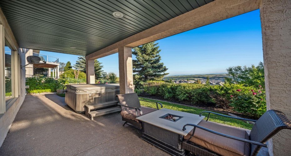 19 Gleneagles View, Cochrane, Alberta T4C 1N9, 4 Bedrooms Bedrooms, ,3 BathroomsBathrooms,Residential,For Sale,Gleneagles,A2326207