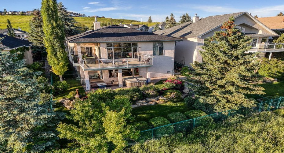 19 Gleneagles View, Cochrane, Alberta T4C 1N9, 4 Bedrooms Bedrooms, ,3 BathroomsBathrooms,Residential,For Sale,Gleneagles,A2326207