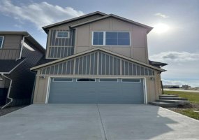 695 Buffaloberry Manor, Calgary, Alberta T3M 4A4, 6 Bedroom Bedrooms, 0 ,4 BathroomBathrooms,Residential,For Sale,Buffaloberry,0,A2326282