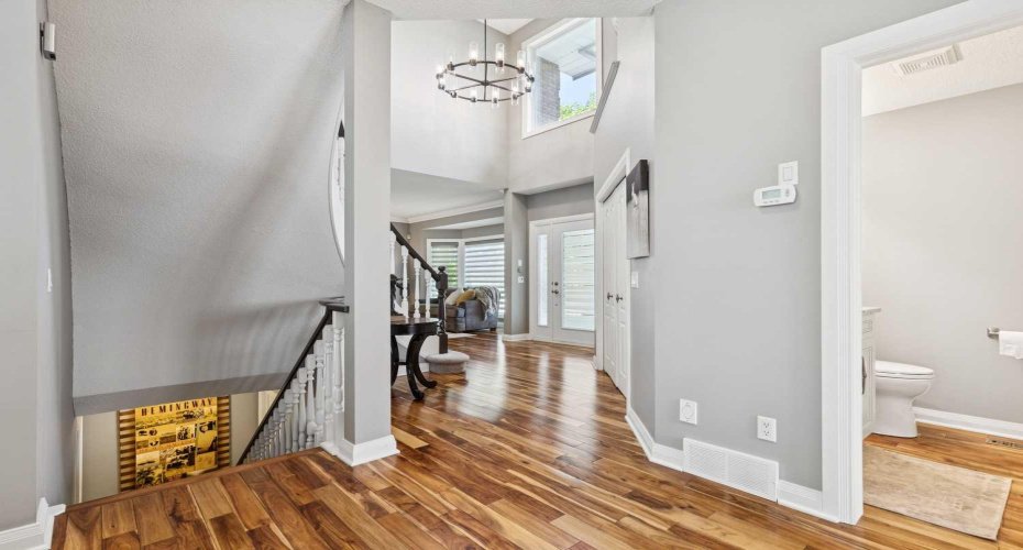 947 Shawnee Drive, Calgary, Alberta T2Y2G9, 4 Bedroom Bedrooms, 0 ,3 BathroomBathrooms,Residential,For Sale,Shawnee,0,A2326369