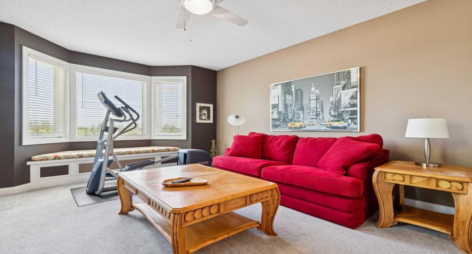 947 Shawnee Drive, Calgary, Alberta T2Y2G9, 4 Bedroom Bedrooms, 0 ,3 BathroomBathrooms,Residential,For Sale,Shawnee,0,A2326369