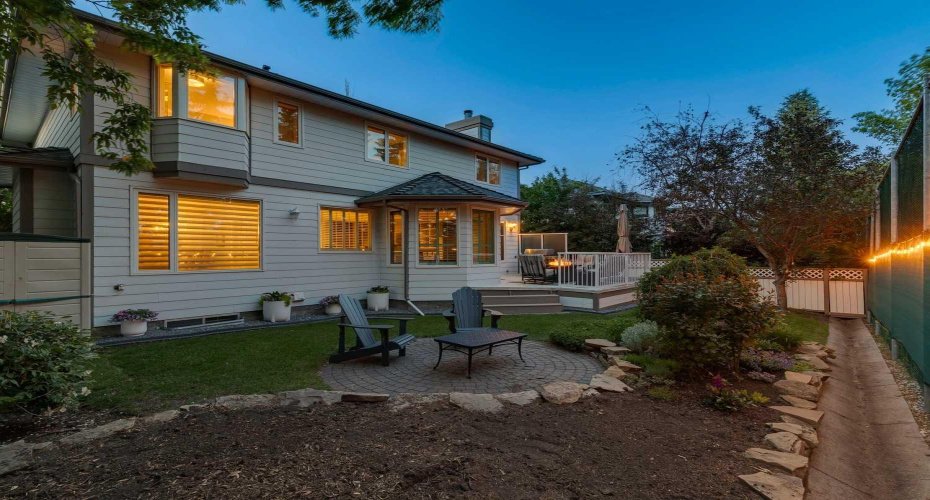 947 Shawnee Drive, Calgary, Alberta T2Y2G9, 4 Bedroom Bedrooms, 0 ,3 BathroomBathrooms,Residential,For Sale,Shawnee,0,A2326369