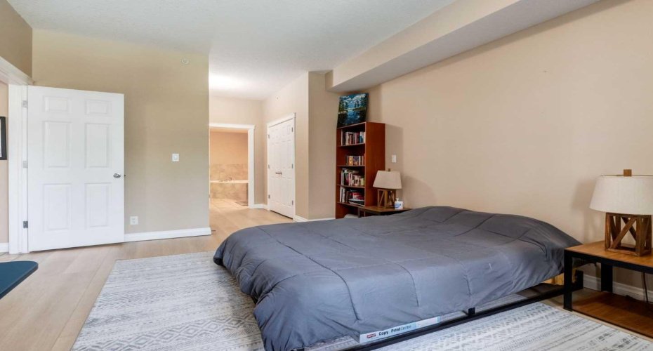 24 Hemlock Crescent, Calgary, Alberta T3C 2Z1, 1 Bedroom Bedrooms, 0 ,1 BathroomBathrooms,Residential,For Sale,Hemlock,0,A2326381