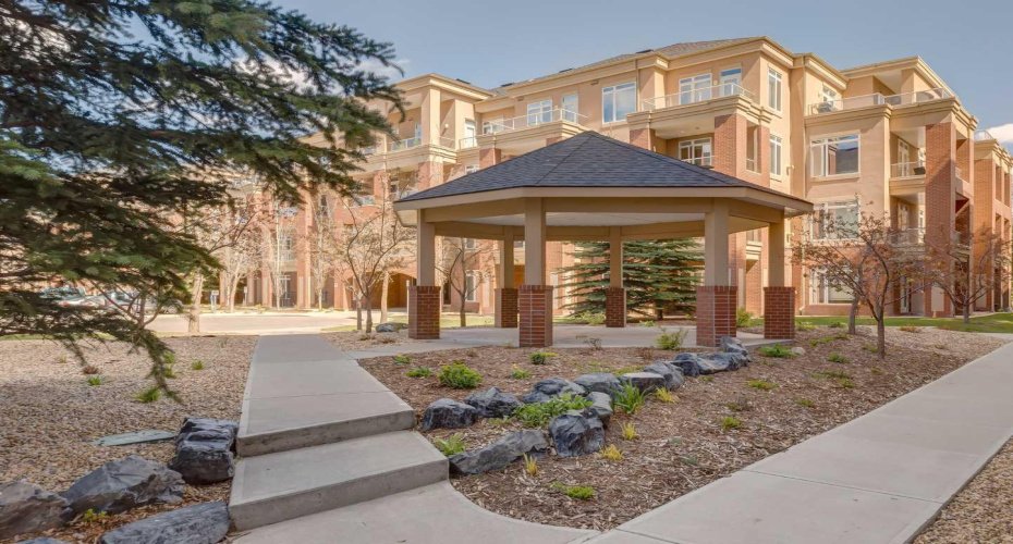 24 Hemlock Crescent, Calgary, Alberta T3C 2Z1, 1 Bedroom Bedrooms, 0 ,1 BathroomBathrooms,Residential,For Sale,Hemlock,0,A2326381