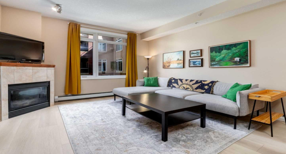 24 Hemlock Crescent, Calgary, Alberta T3C 2Z1, 1 Bedroom Bedrooms, 0 ,1 BathroomBathrooms,Residential,For Sale,Hemlock,0,A2326381