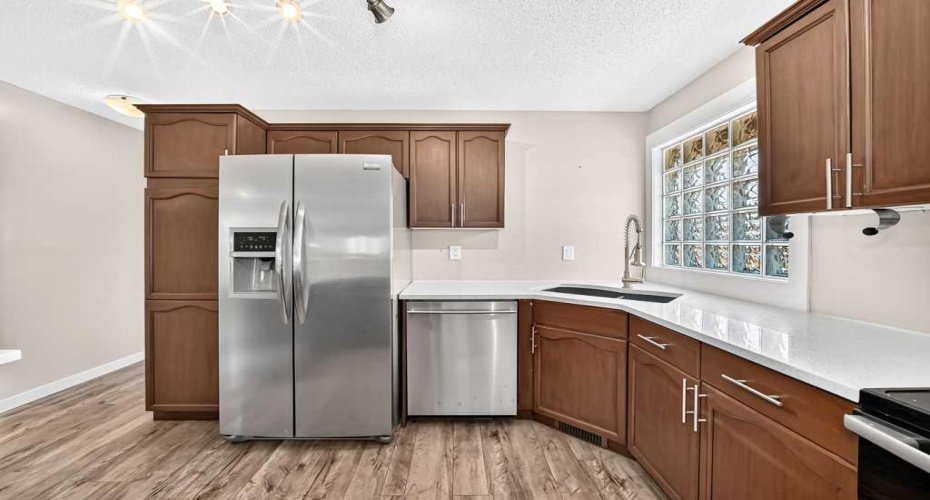 222 Covewood Close, Calgary, Alberta T3K 5A1, 3 Bedroom Bedrooms, 0 ,3 BathroomBathrooms,Residential,For Sale,Covewood,0,A2326607