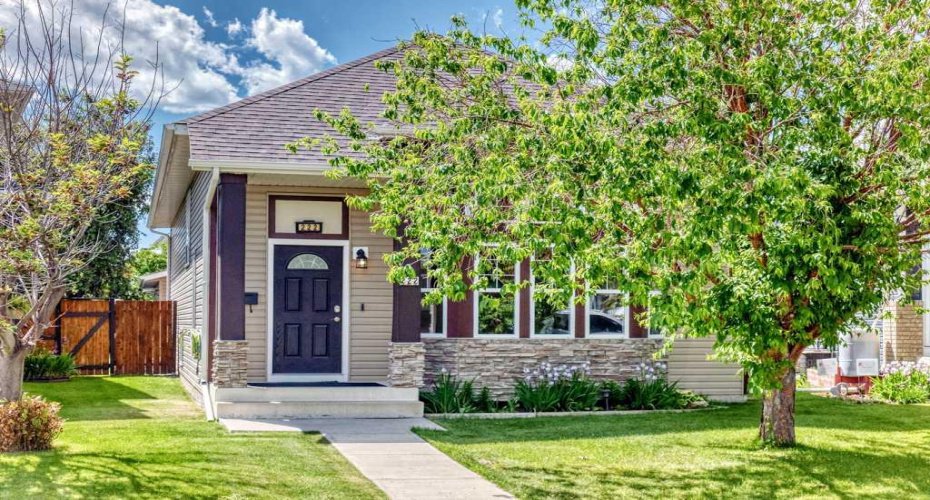 222 Covewood Close, Calgary, Alberta T3K 5A1, 3 Bedroom Bedrooms, 0 ,3 BathroomBathrooms,Residential,For Sale,Covewood,0,A2326607