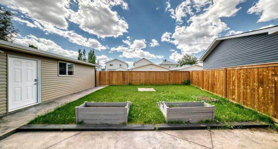 222 Covewood Close, Calgary, Alberta T3K 5A1, 3 Bedroom Bedrooms, 0 ,3 BathroomBathrooms,Residential,For Sale,Covewood,0,A2326607