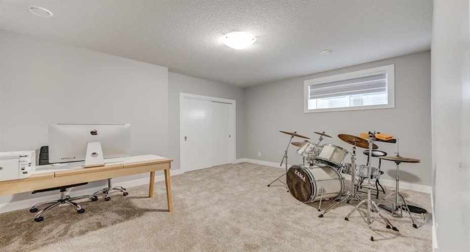 146 Yorkstone Way, Calgary, Alberta t2x4s2, 7 Bedroom Bedrooms, 0 ,5 BathroomBathrooms,Residential,For Sale,Yorkstone,0,A2326714