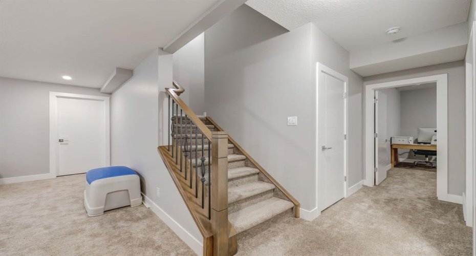 146 Yorkstone Way, Calgary, Alberta t2x4s2, 7 Bedroom Bedrooms, 0 ,5 BathroomBathrooms,Residential,For Sale,Yorkstone,0,A2326714