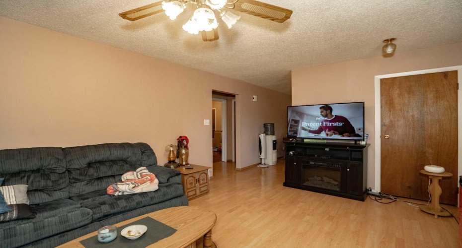 5518 47ave, Grimshaw, Alberta T0H1W0, 3 Bedroom Bedrooms, 0 ,2 BathroomBathrooms,Residential,For Sale,47ave,0,A2326737