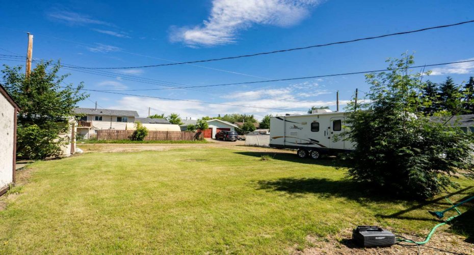 5518 47ave, Grimshaw, Alberta T0H1W0, 3 Bedroom Bedrooms, 0 ,2 BathroomBathrooms,Residential,For Sale,47ave,0,A2326737