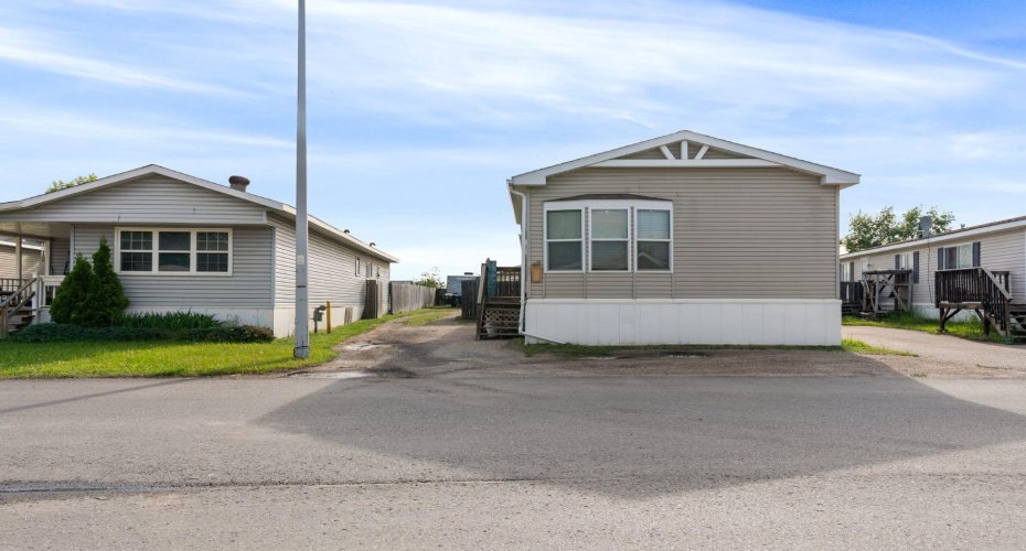 360 GRENFELL Crescent, Fort McMurray, Alberta T9H 2M9, 3 Bedroom Bedrooms, 0 ,2 BathroomBathrooms,Residential,For Sale,GRENFELL,0,A2326783