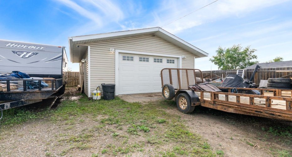 360 GRENFELL Crescent, Fort McMurray, Alberta T9H 2M9, 3 Bedroom Bedrooms, 0 ,2 BathroomBathrooms,Residential,For Sale,GRENFELL,0,A2326783