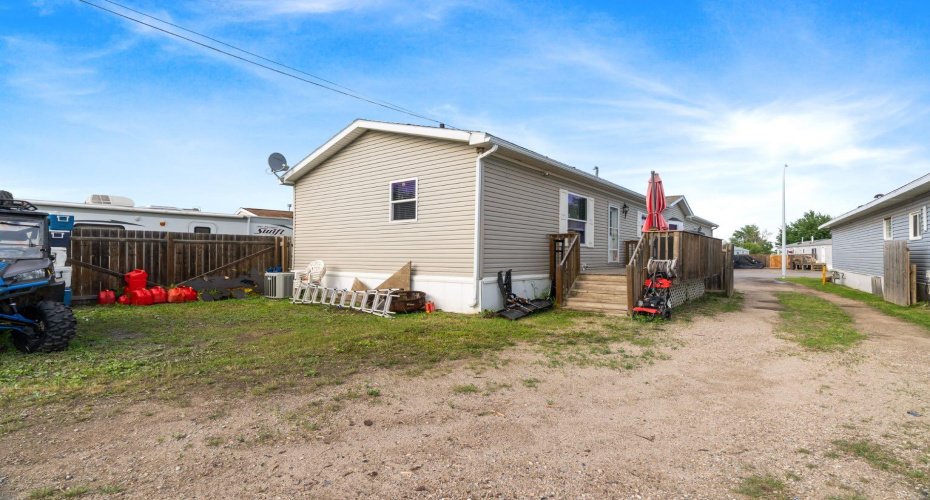 360 GRENFELL Crescent, Fort McMurray, Alberta T9H 2M9, 3 Bedroom Bedrooms, 0 ,2 BathroomBathrooms,Residential,For Sale,GRENFELL,0,A2326783