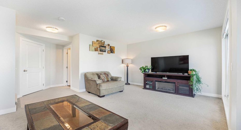 108 Jumping Pound Common, Cochrane, Alberta T4C 2L1, 3 Bedrooms Bedrooms, ,4 BathroomsBathrooms,Residential,For Sale,Jumping Pound,A2326797