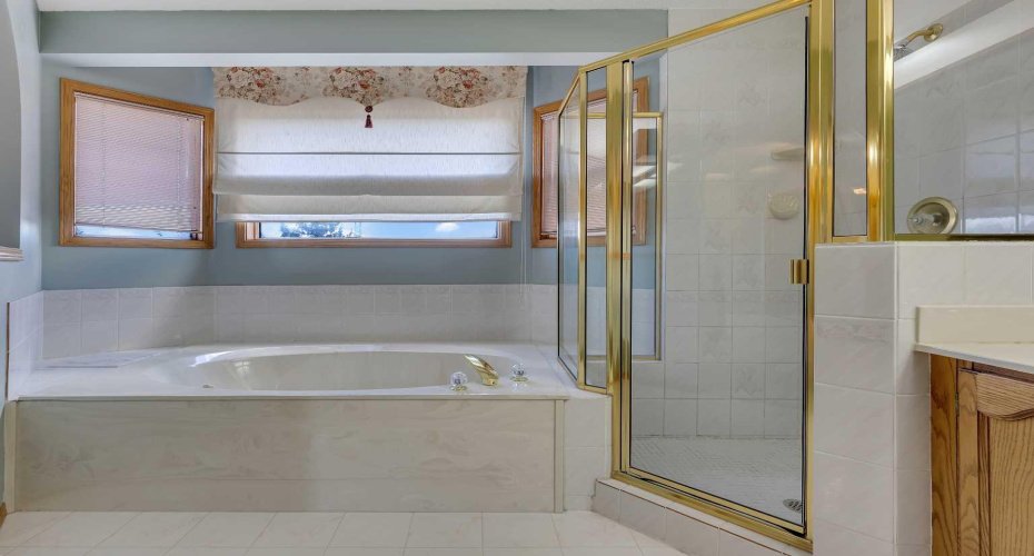 2856 Signal Hill Heights, Calgary, Alberta T3H 2M6, 6 Bedroom Bedrooms, 0 ,4 BathroomBathrooms,Residential,For Sale,Signal Hill,0,A2326814