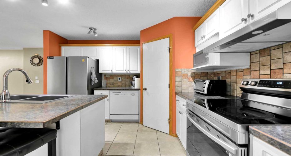 332 Harvest Hills Drive, Calgary, Alberta T3K 4H7, 5 Bedroom Bedrooms, 0 ,3 BathroomBathrooms,Residential,For Sale,Harvest Hills,0,A2326847