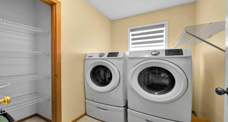 Upper-Laundry Room