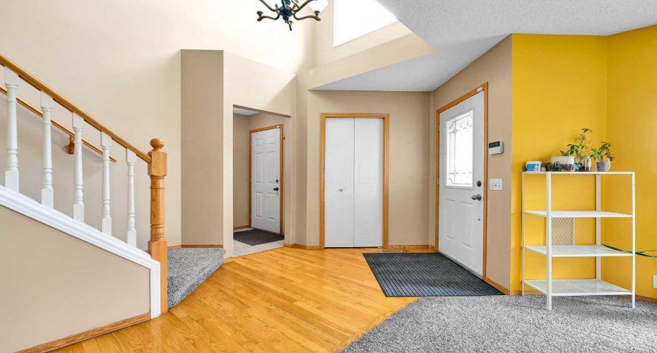332 Harvest Hills Drive, Calgary, Alberta T3K 4H7, 5 Bedroom Bedrooms, 0 ,3 BathroomBathrooms,Residential,For Sale,Harvest Hills,0,A2326847