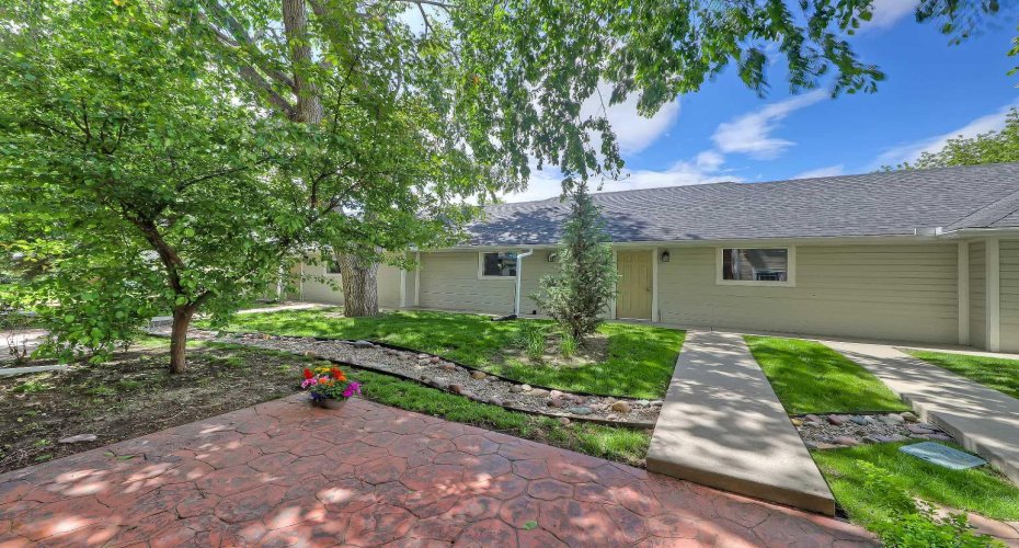 17 Somme Boulevard, Calgary, Alberta T2T 6K7, 4 Bedroom Bedrooms, 0 ,5 BathroomBathrooms,Residential,For Sale,Somme,0,A2326919