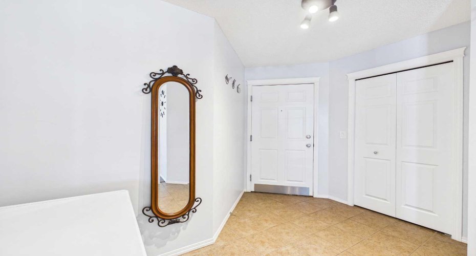 43 Country Village Lane, Calgary, Alberta T3K 0G2, 2 Bedroom Bedrooms, 0 ,2 BathroomBathrooms,Residential,For Sale,Country Village,0,A2326966
