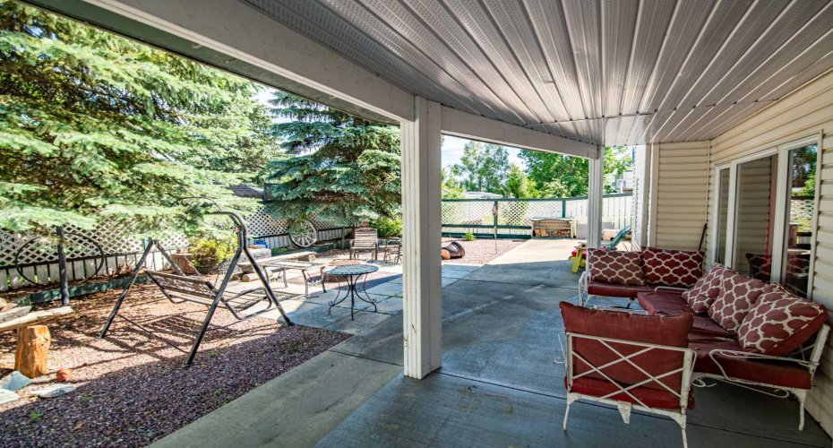 28 Westwood Crescent, Sylvan Lake, Alberta T4S 1P6, 4 Bedroom Bedrooms, 0 ,3 BathroomBathrooms,Residential,For Sale,Westwood,0,A2327008