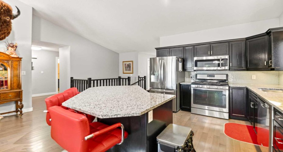 28 Westwood Crescent, Sylvan Lake, Alberta T4S 1P6, 4 Bedroom Bedrooms, 0 ,3 BathroomBathrooms,Residential,For Sale,Westwood,0,A2327008