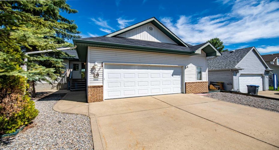 28 Westwood Crescent, Sylvan Lake, Alberta T4S 1P6, 4 Bedroom Bedrooms, 0 ,3 BathroomBathrooms,Residential,For Sale,Westwood,0,A2327008