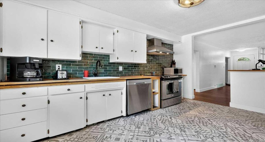 1944 10 Avenue, Calgary, Alberta T2E 0Y5, 2 Bedroom Bedrooms, 0 ,1 BathroomBathrooms,Residential,For Sale,10,0,A2327037