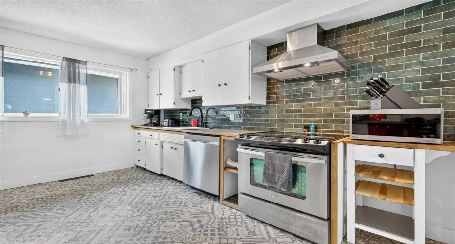 1944 10 Avenue, Calgary, Alberta T2E 0Y5, 2 Bedroom Bedrooms, 0 ,1 BathroomBathrooms,Residential,For Sale,10,0,A2327037