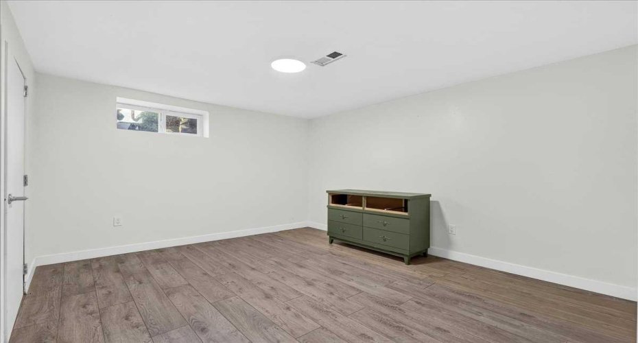 1944 10 Avenue, Calgary, Alberta T2E 0Y5, 2 Bedroom Bedrooms, 0 ,1 BathroomBathrooms,Residential,For Sale,10,0,A2327037