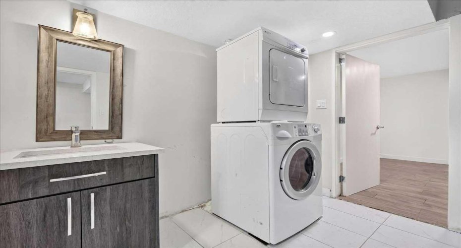 1944 10 Avenue, Calgary, Alberta T2E 0Y5, 2 Bedroom Bedrooms, 0 ,1 BathroomBathrooms,Residential,For Sale,10,0,A2327037