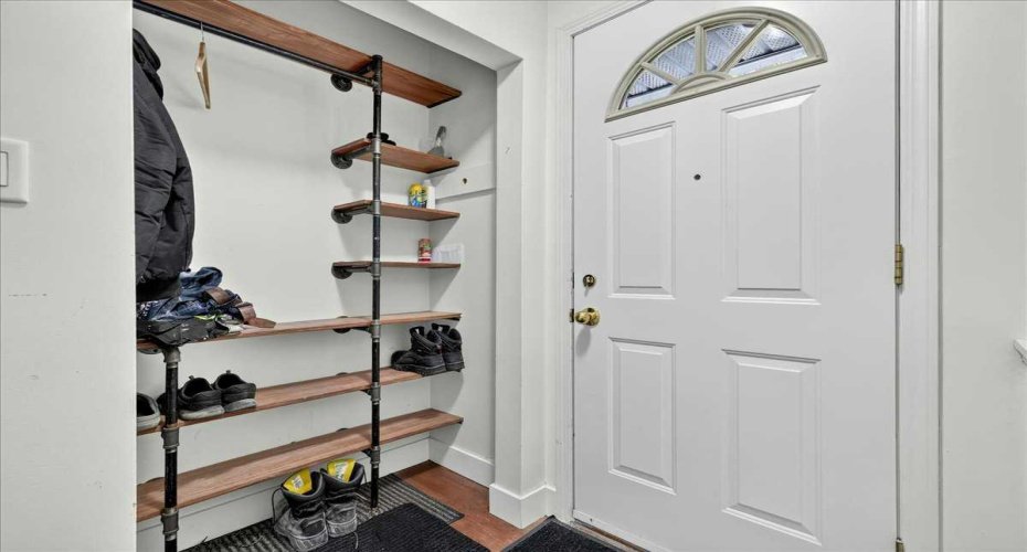 1944 10 Avenue, Calgary, Alberta T2E 0Y5, 2 Bedroom Bedrooms, 0 ,1 BathroomBathrooms,Residential,For Sale,10,0,A2327037
