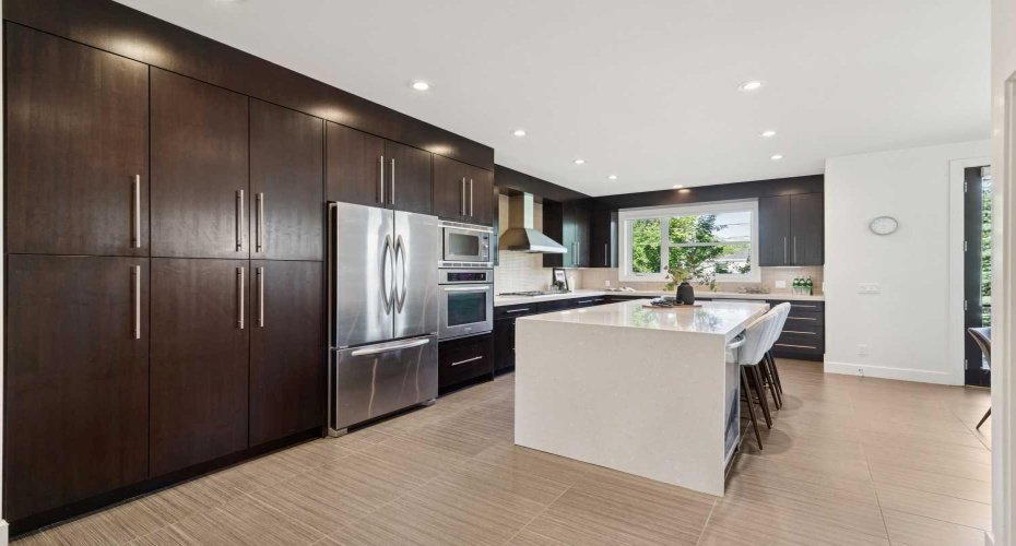 1711 27 Street, Calgary, Alberta T3C 1L6, 3 Bedroom Bedrooms, 0 ,4 BathroomBathrooms,Residential,For Sale,27,0,A2327047