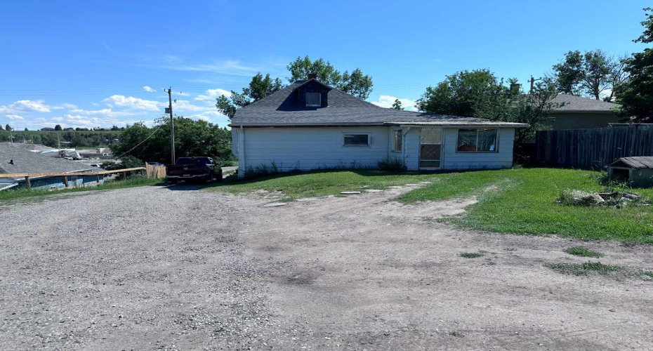 61 2 Avenue, Cardston, Alberta T0K0K0, 3 Bedroom Bedrooms, 0 ,1 BathroomBathrooms,Residential,For Sale,2,0,A2327072