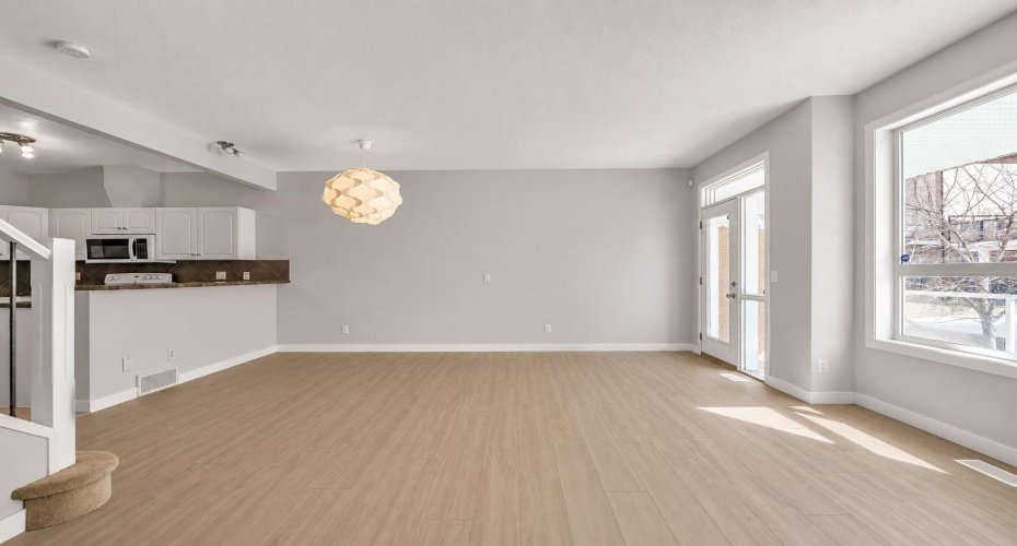 34 Royal Manor, Calgary, Alberta T3G 5T7, 4 Bedroom Bedrooms, 0 ,4 BathroomBathrooms,Residential,For Sale,Royal,0,A2327101