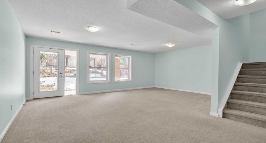 34 Royal Manor, Calgary, Alberta T3G 5T7, 4 Bedroom Bedrooms, 0 ,4 BathroomBathrooms,Residential,For Sale,Royal,0,A2327101