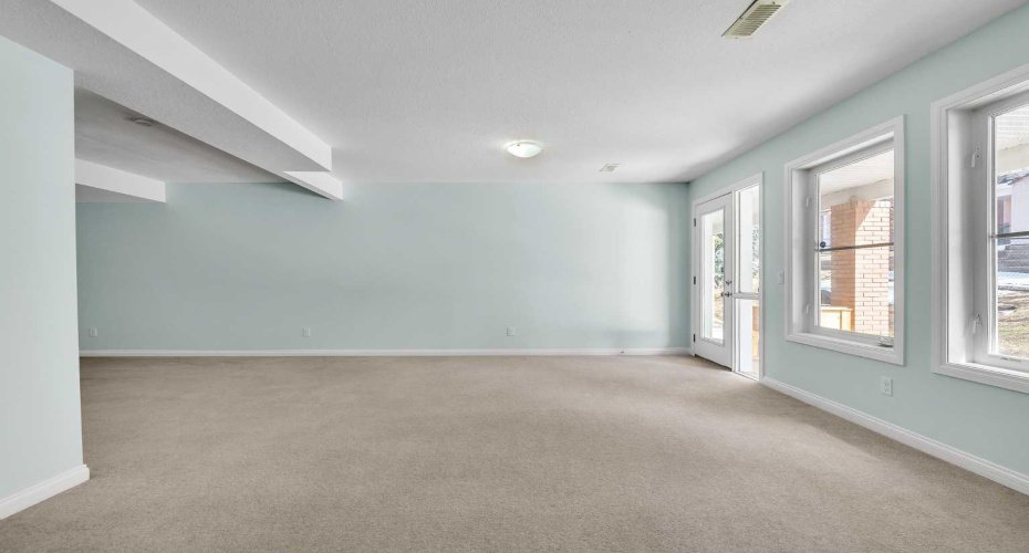 34 Royal Manor, Calgary, Alberta T3G 5T7, 4 Bedroom Bedrooms, 0 ,4 BathroomBathrooms,Residential,For Sale,Royal,0,A2327101