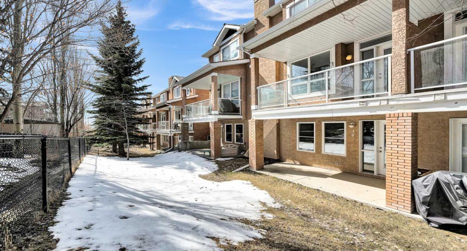 34 Royal Manor, Calgary, Alberta T3G 5T7, 4 Bedroom Bedrooms, 0 ,4 BathroomBathrooms,Residential,For Sale,Royal,0,A2327101