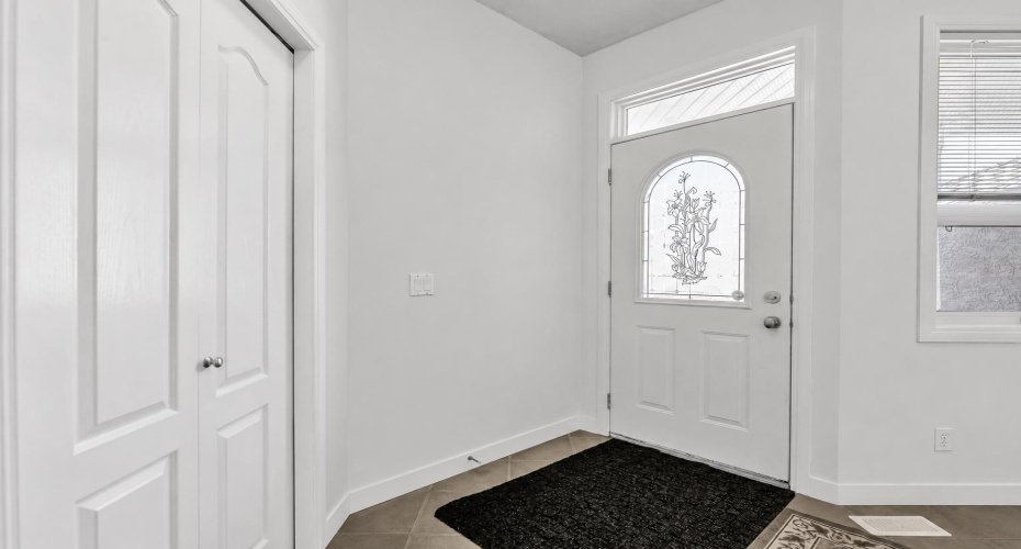 34 Royal Manor, Calgary, Alberta T3G 5T7, 4 Bedroom Bedrooms, 0 ,4 BathroomBathrooms,Residential,For Sale,Royal,0,A2327101