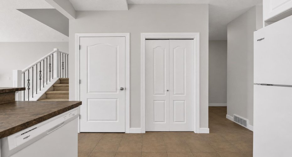 34 Royal Manor, Calgary, Alberta T3G 5T7, 4 Bedroom Bedrooms, 0 ,4 BathroomBathrooms,Residential,For Sale,Royal,0,A2327101