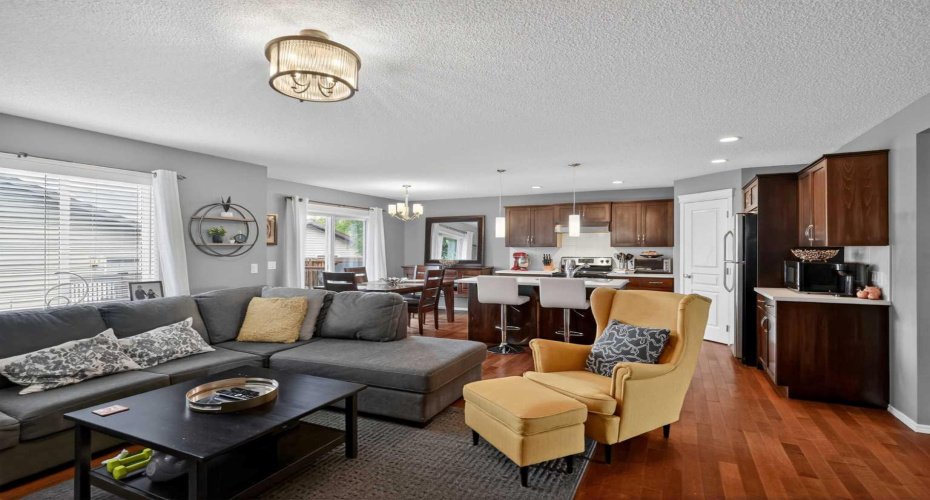 101 Elgin Meadows Manor, Calgary, Alberta T2Z 0M5, 3 Bedroom Bedrooms, 0 ,3 BathroomBathrooms,Residential,For Sale,Elgin Meadows,0,A2327158