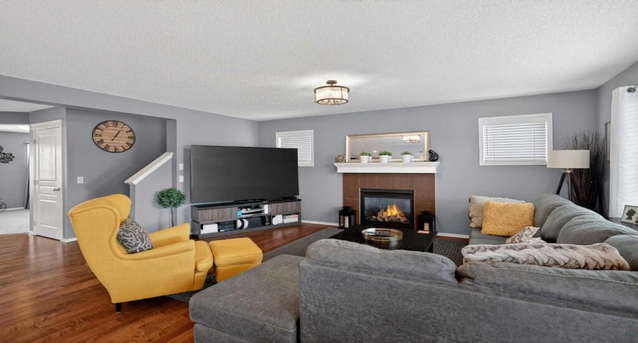 101 Elgin Meadows Manor, Calgary, Alberta T2Z 0M5, 3 Bedroom Bedrooms, 0 ,3 BathroomBathrooms,Residential,For Sale,Elgin Meadows,0,A2327158