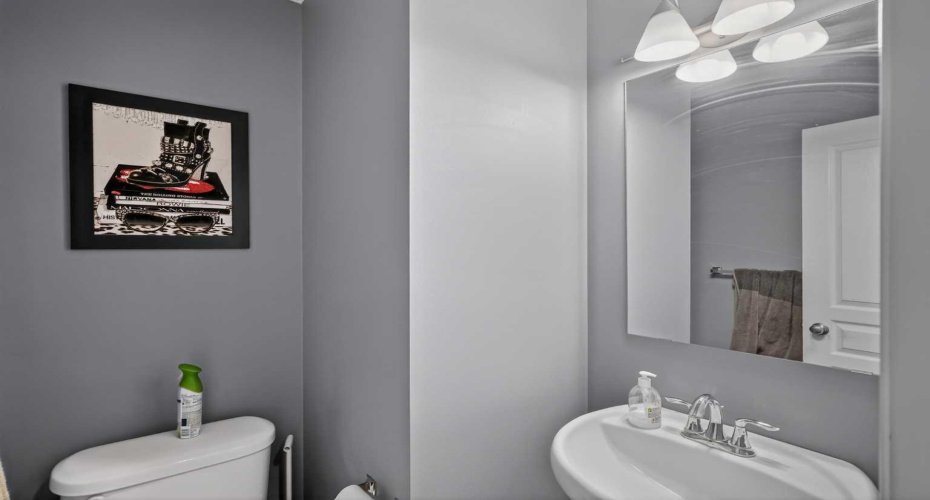 101 Elgin Meadows Manor, Calgary, Alberta T2Z 0M5, 3 Bedroom Bedrooms, 0 ,3 BathroomBathrooms,Residential,For Sale,Elgin Meadows,0,A2327158