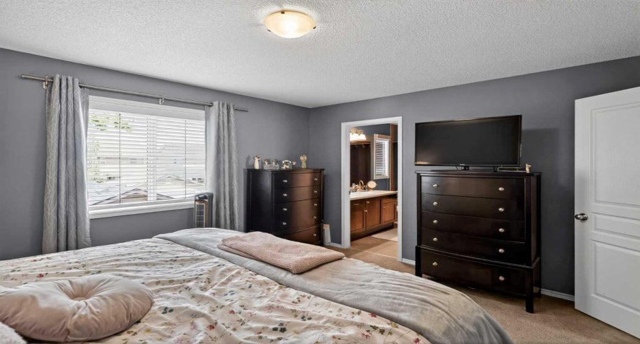 101 Elgin Meadows Manor, Calgary, Alberta T2Z 0M5, 3 Bedroom Bedrooms, 0 ,3 BathroomBathrooms,Residential,For Sale,Elgin Meadows,0,A2327158