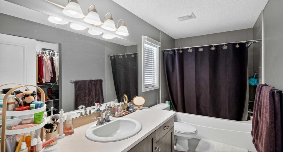 101 Elgin Meadows Manor, Calgary, Alberta T2Z 0M5, 3 Bedroom Bedrooms, 0 ,3 BathroomBathrooms,Residential,For Sale,Elgin Meadows,0,A2327158