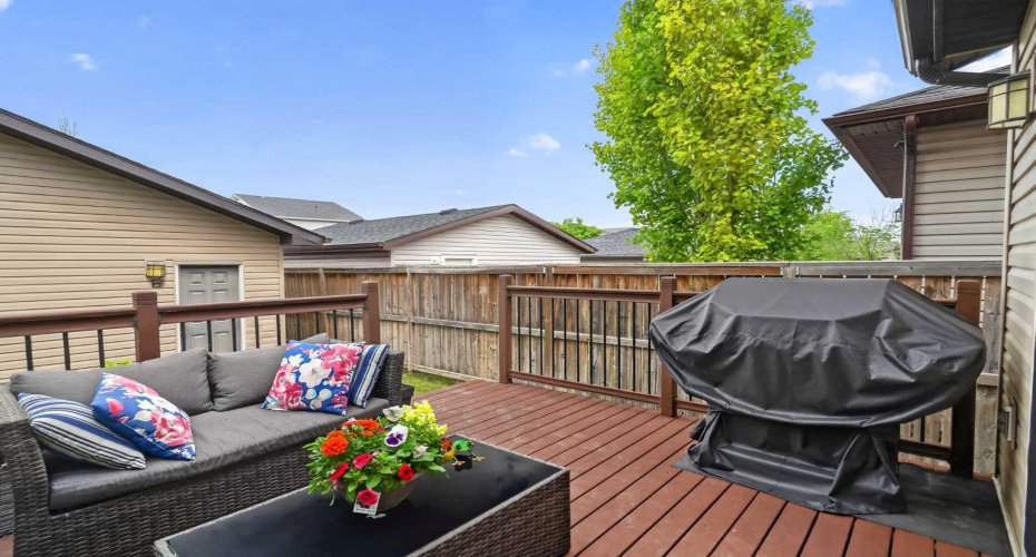 101 Elgin Meadows Manor, Calgary, Alberta T2Z 0M5, 3 Bedroom Bedrooms, 0 ,3 BathroomBathrooms,Residential,For Sale,Elgin Meadows,0,A2327158